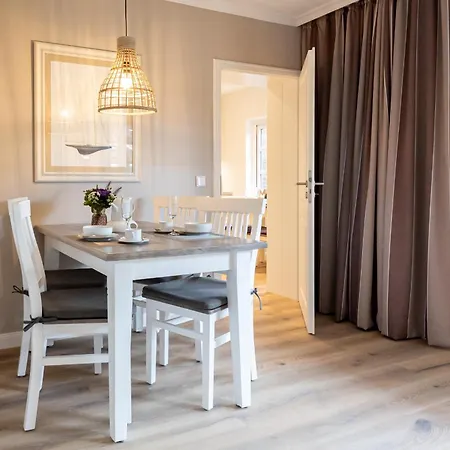 Haus Mittelstr Whg 1 Eg Links Βέστερλαντ
